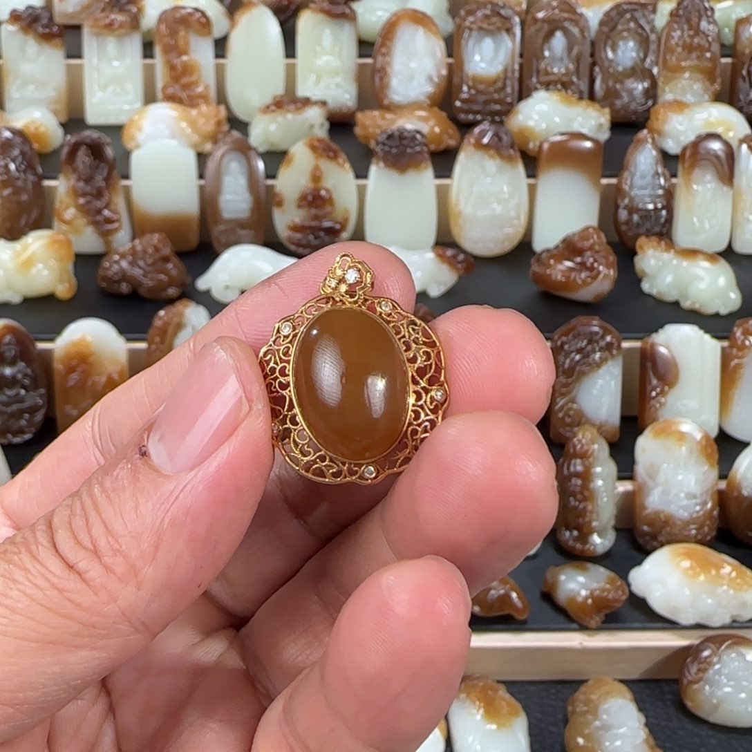 和田玉（糖玉）颈饰未镶嵌乔*