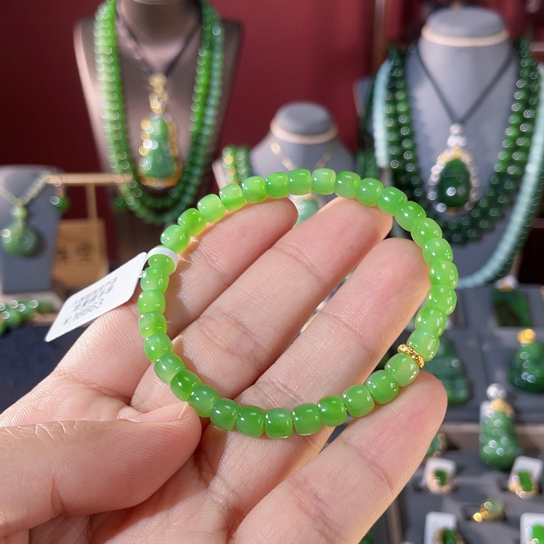 和田玉（碧玉）未镶嵌颈饰