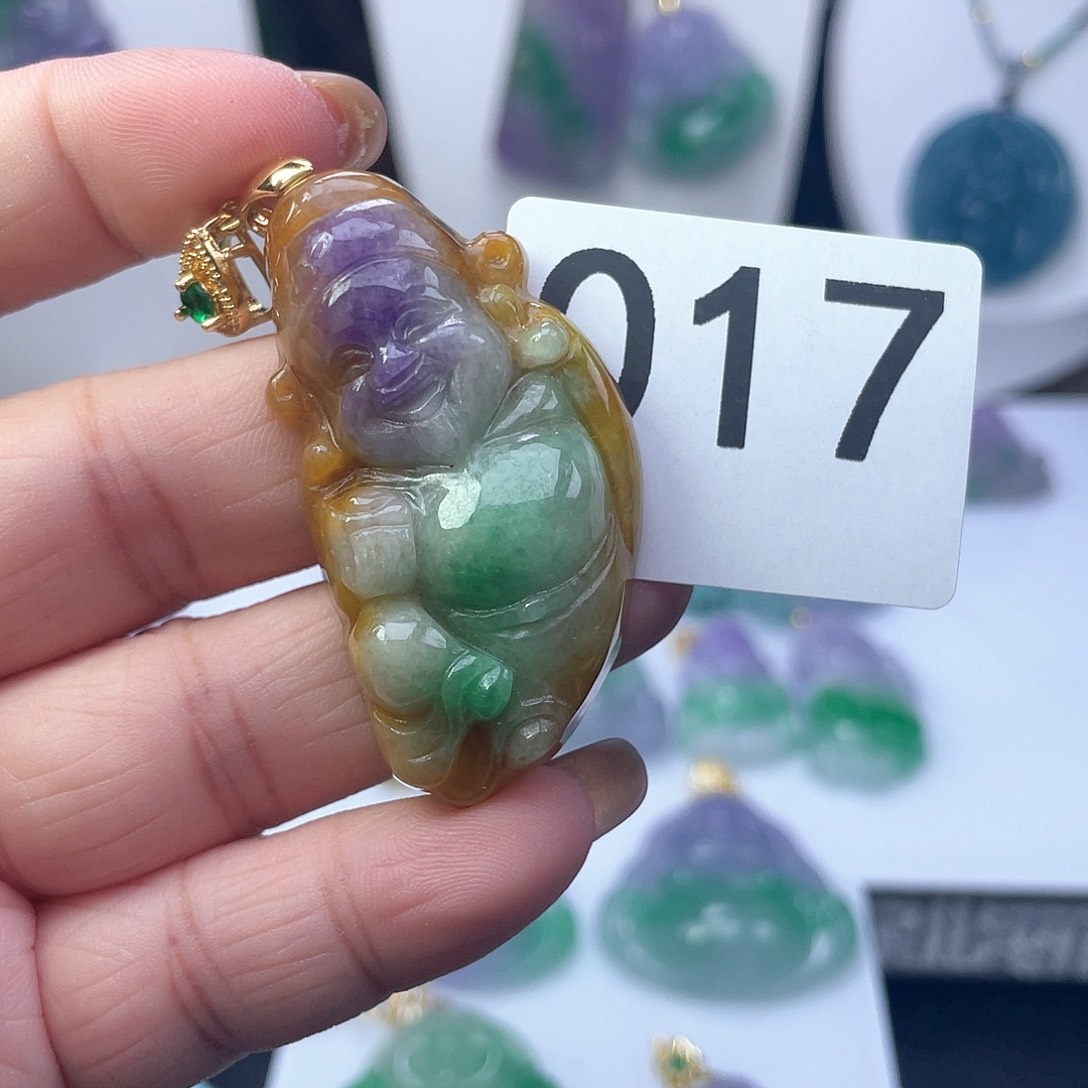 翡翠吊坠(赠链)未镶嵌