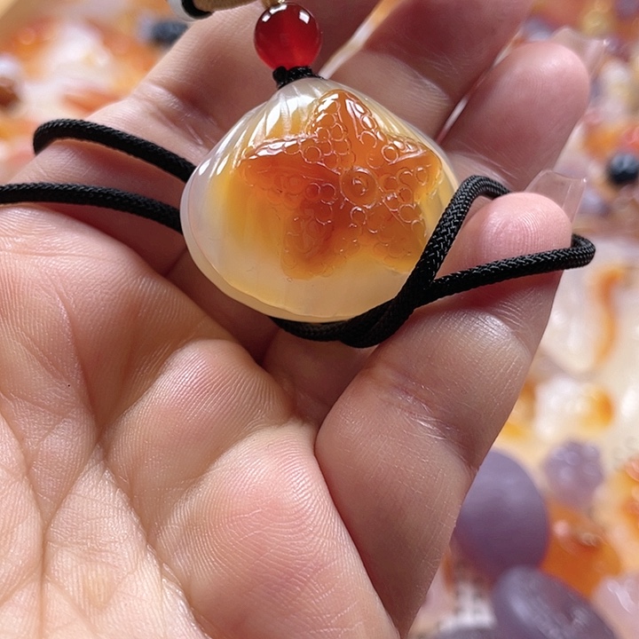 玛瑙/玉髓吊坠(赠链)未镶嵌感**乖