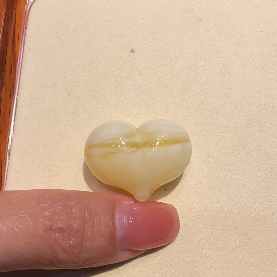 琥珀未镶嵌珠宝奇石吾**理