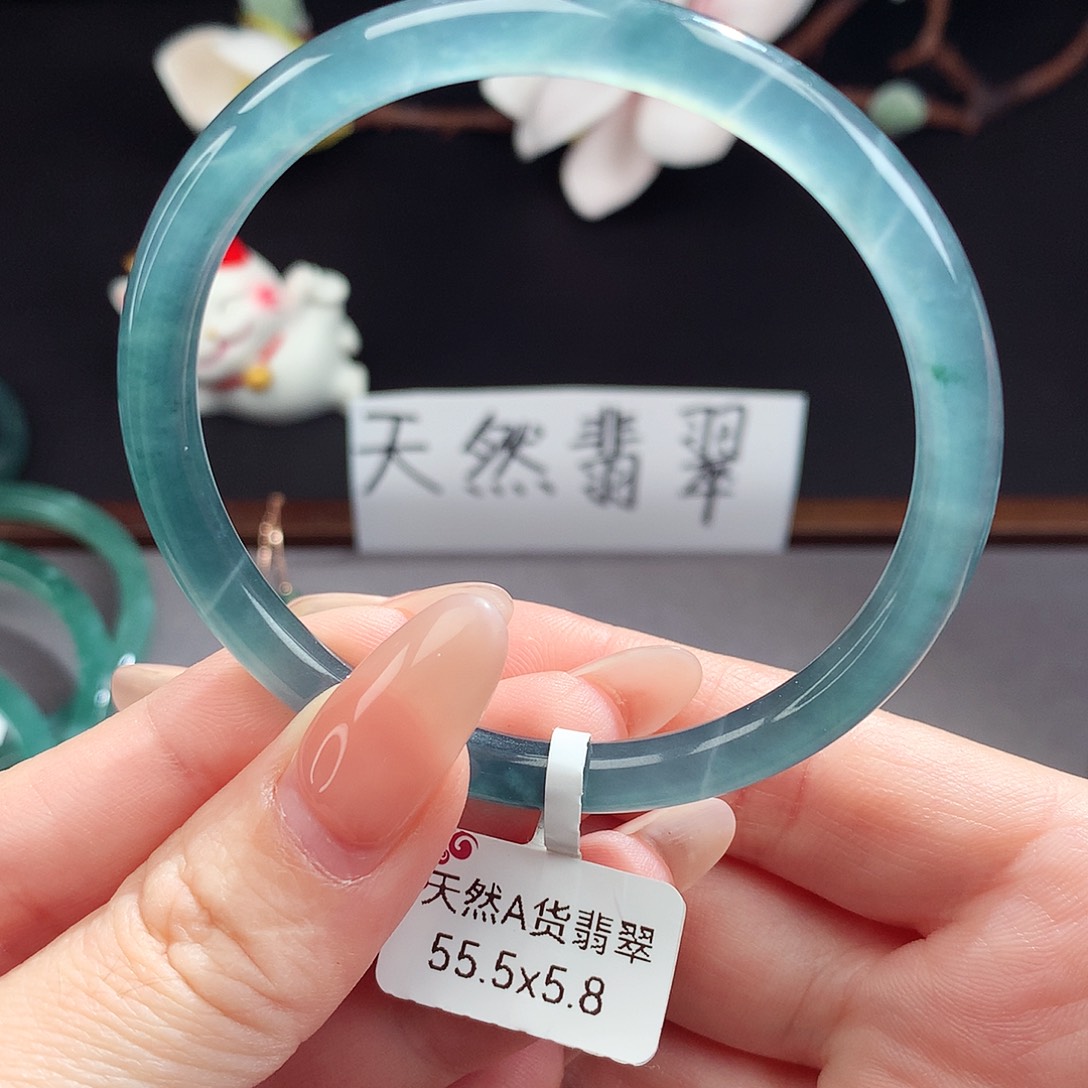 翡翠手镯（圆镯）未镶嵌