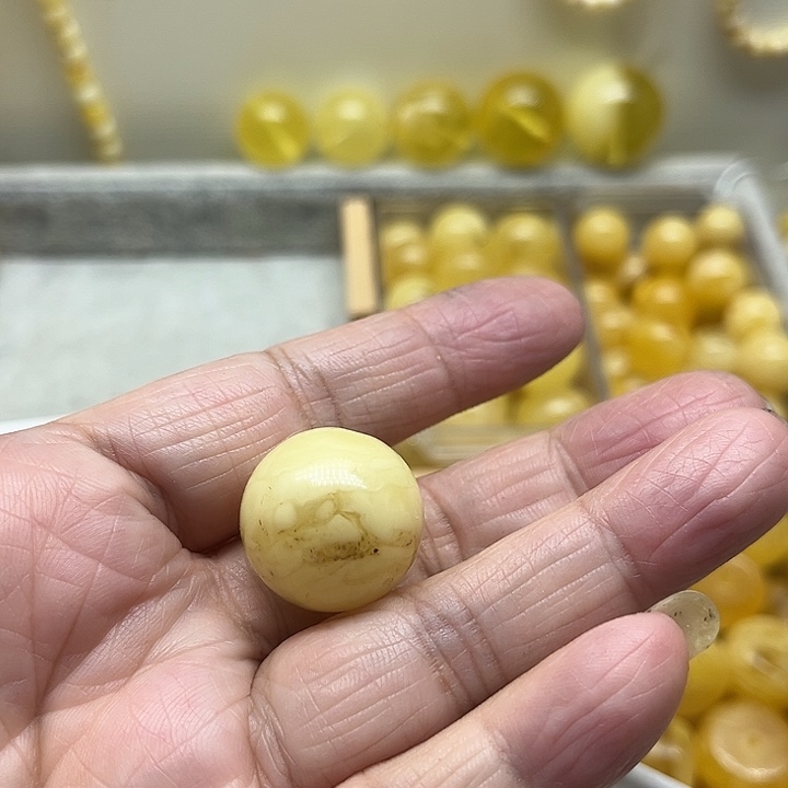 未镶嵌蜜蜡裸石梵*?蜜蜡圆珠20