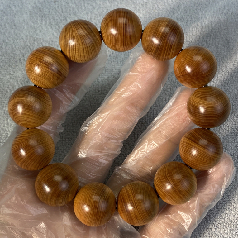 太行崖柏陈化料1.8黑油骨料，料质好，荧光闪，纹路统一