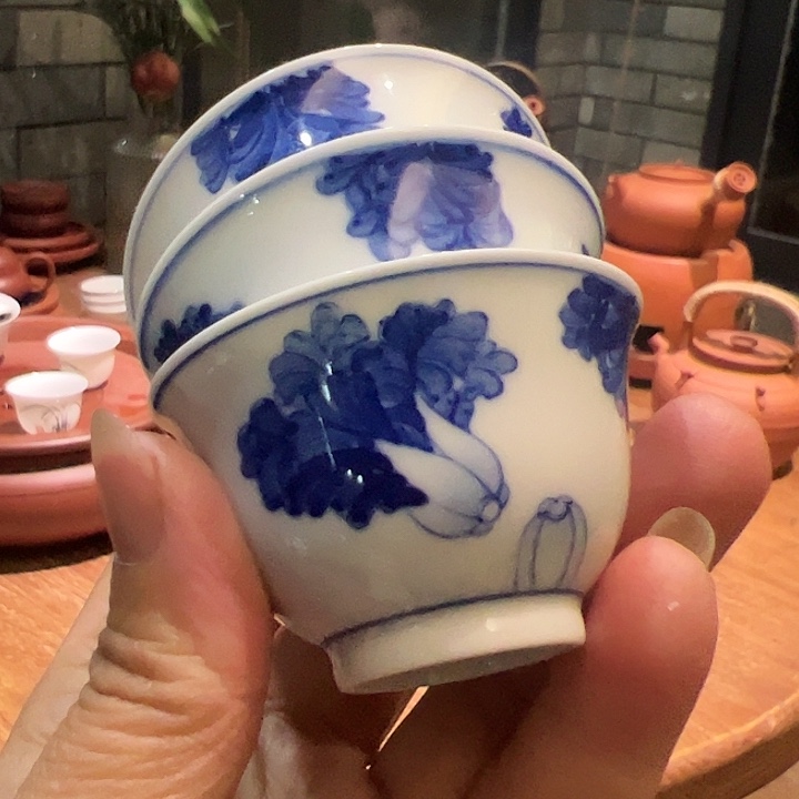 【闪购商品】蔚**海手绘白菜杯子30c发个