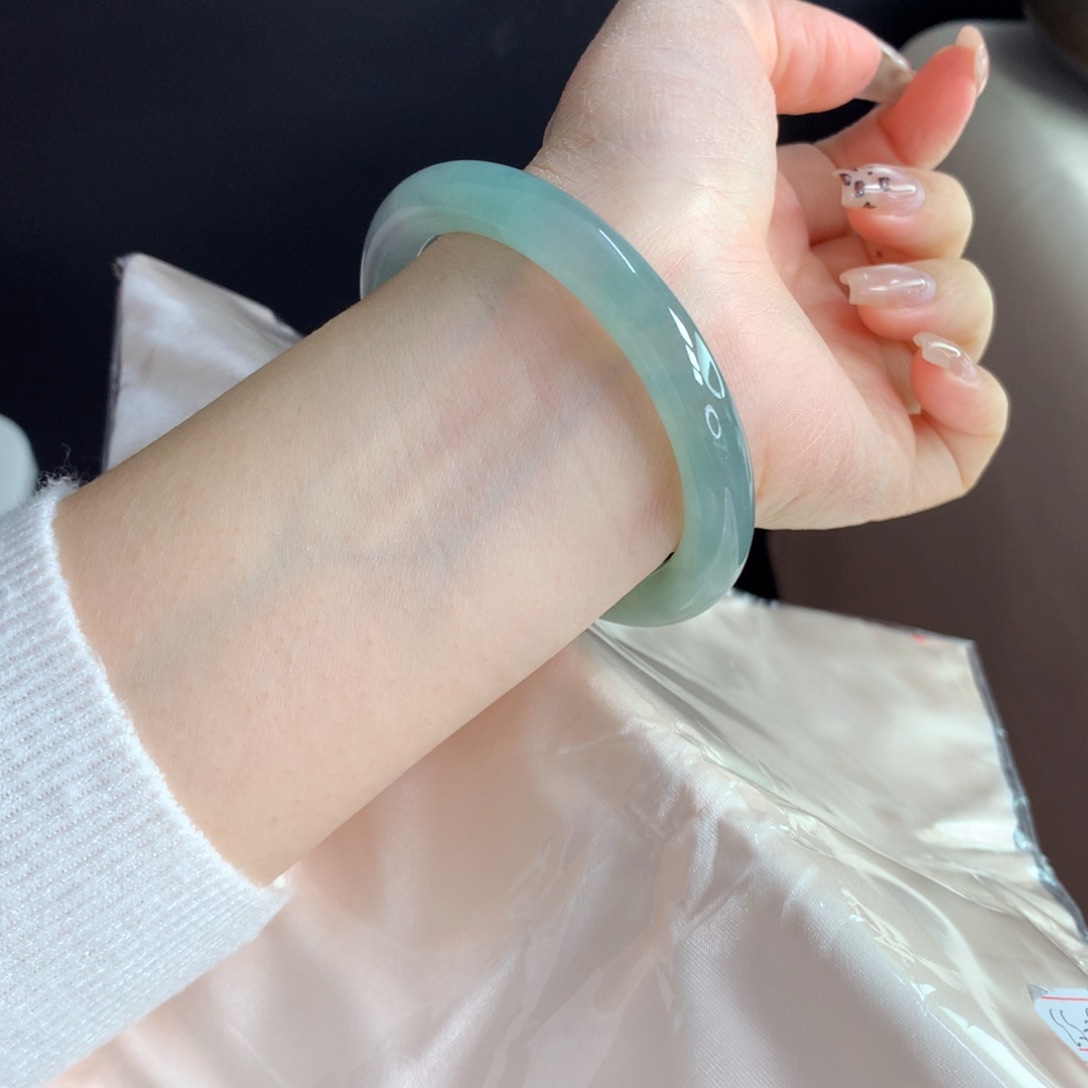 翡翠手镯未镶嵌（22号）（圆条）