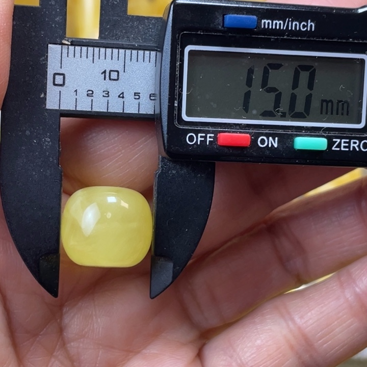 蜜蜡未镶嵌裸石20杂