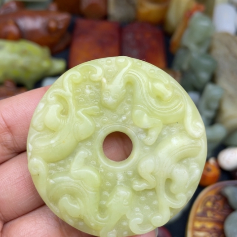 蛇纹石玉未镶嵌颈饰12