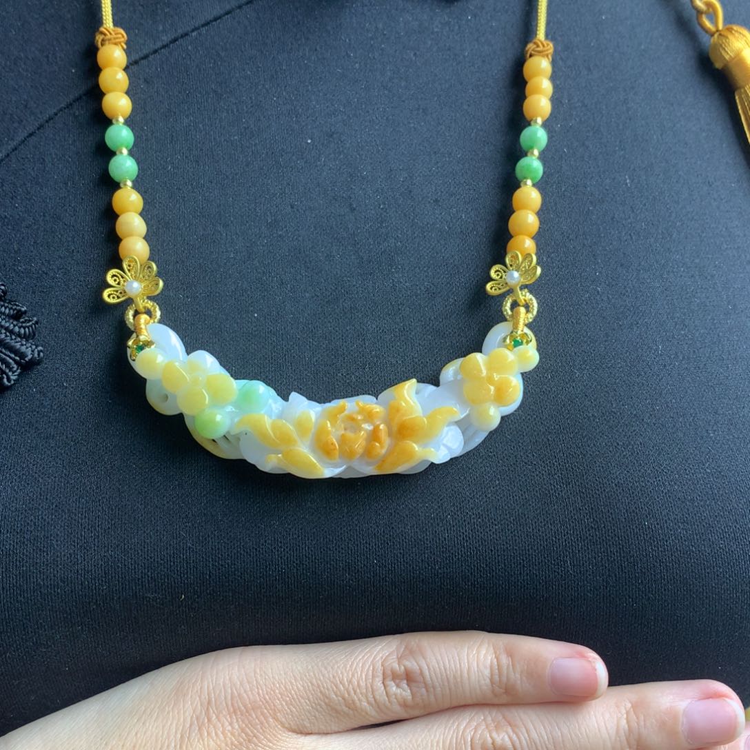 翡翠颈饰未镶嵌翡翠