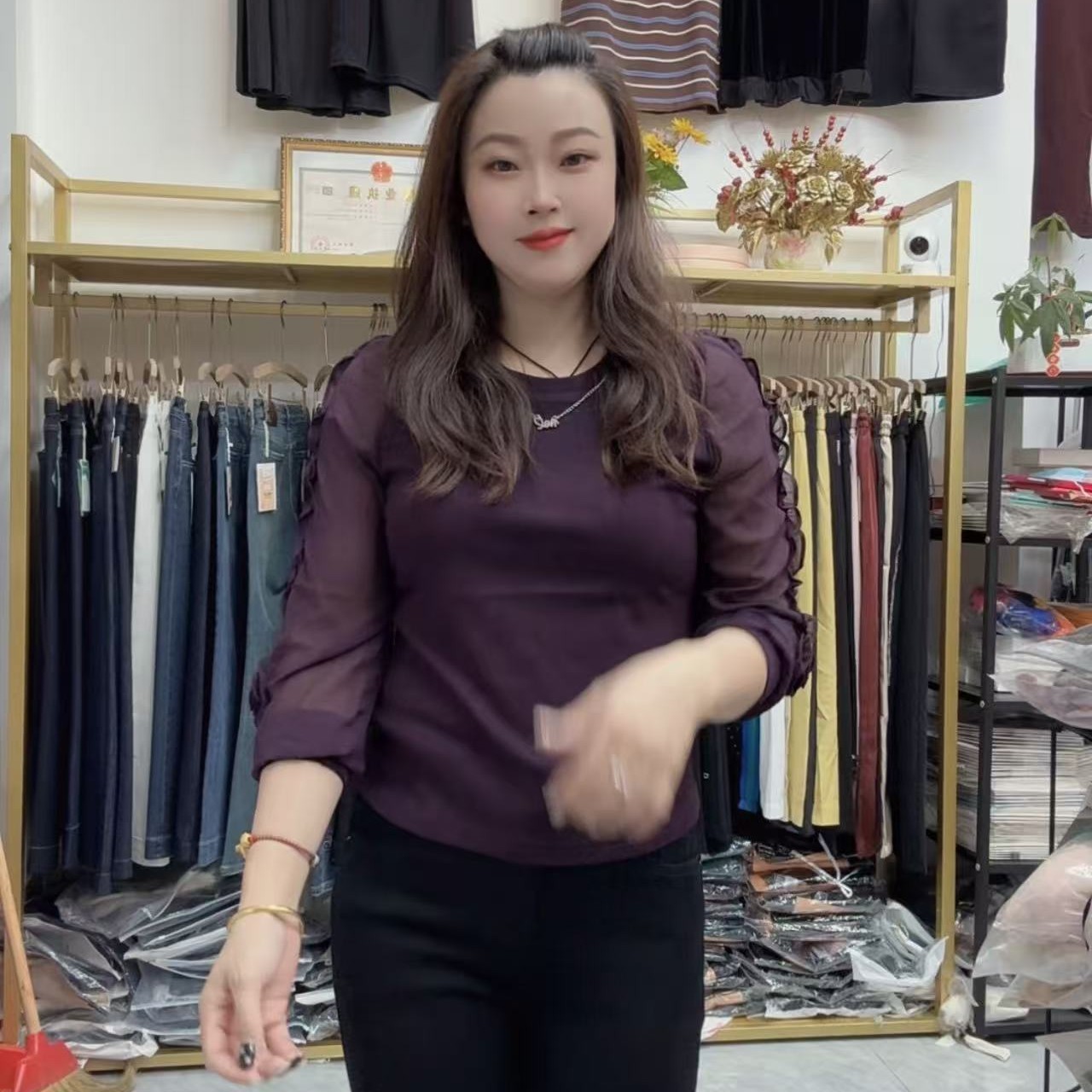 秋款圆领时尚衫T恤常规内搭显瘦长袖立体装饰宽松型女6617