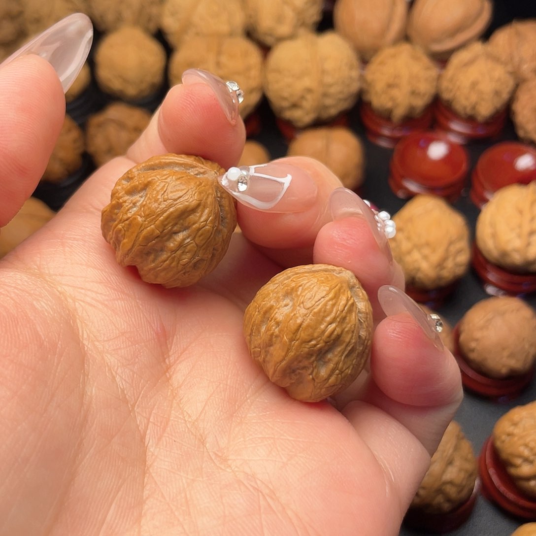 文玩核桃把件野生