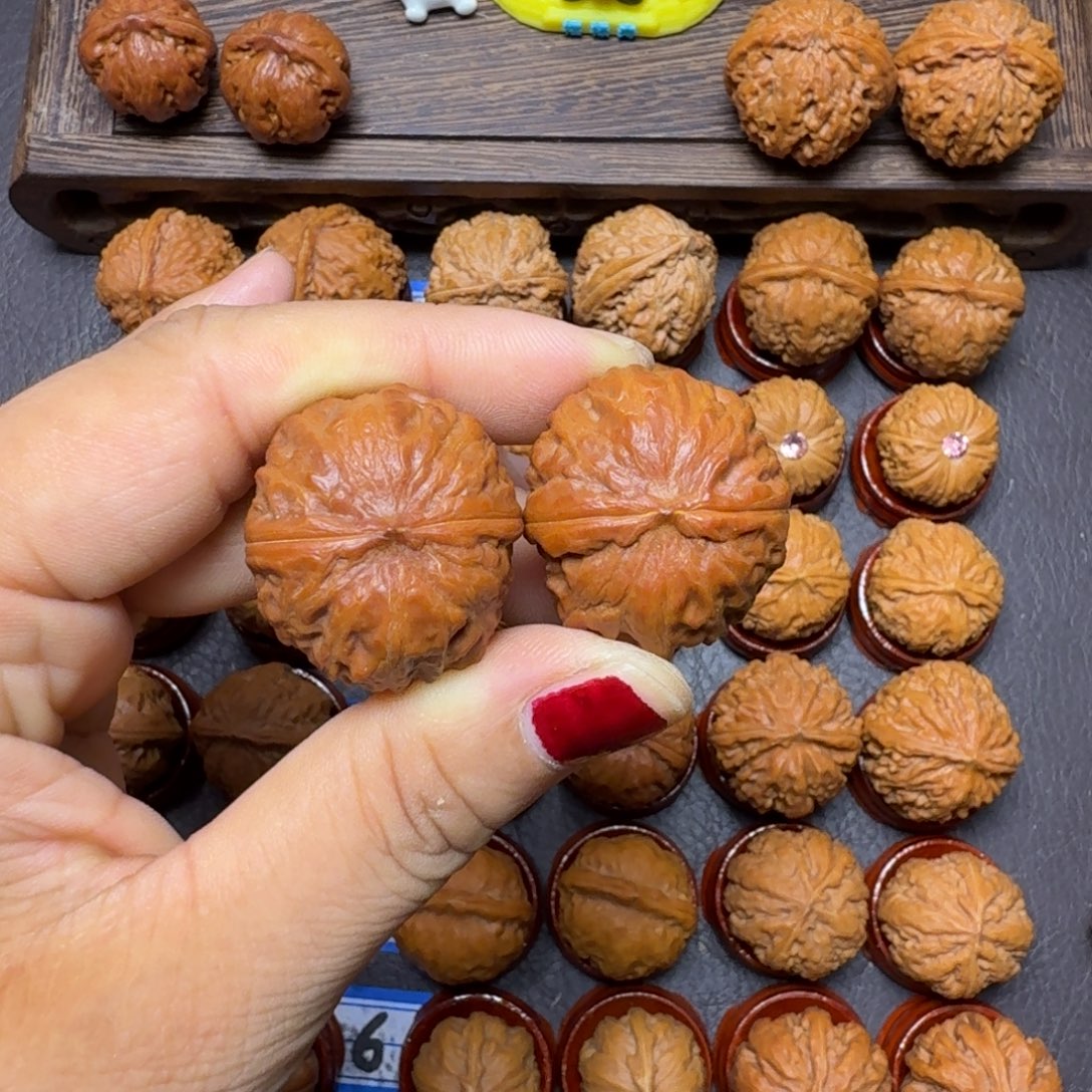 徐***收文玩核桃把件30尺矮桩磨盘