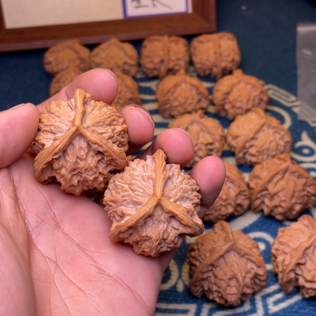 文玩核桃把件0****c盘山