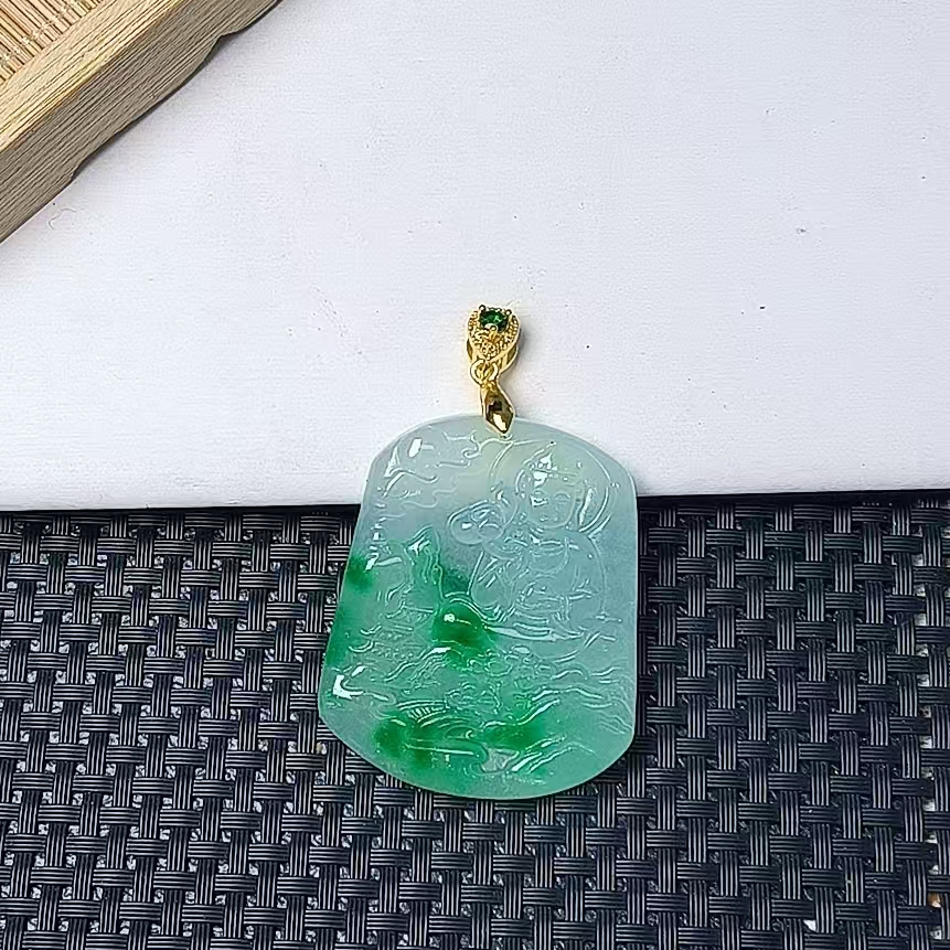 （聚宝严选）d118绿飘花山水观音牌吊坠精致气质妈妈款时尚精美