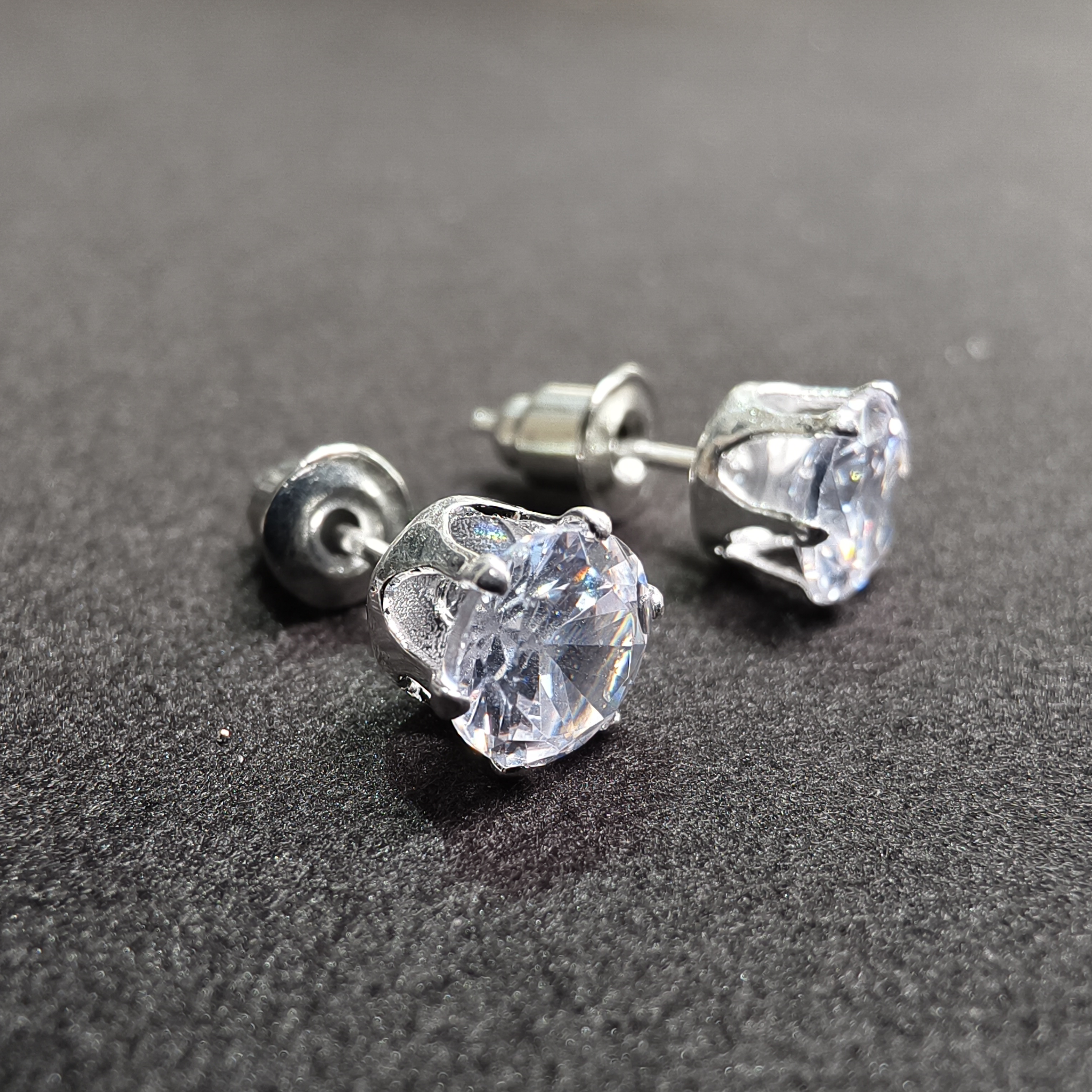 经典六爪耳钉3201