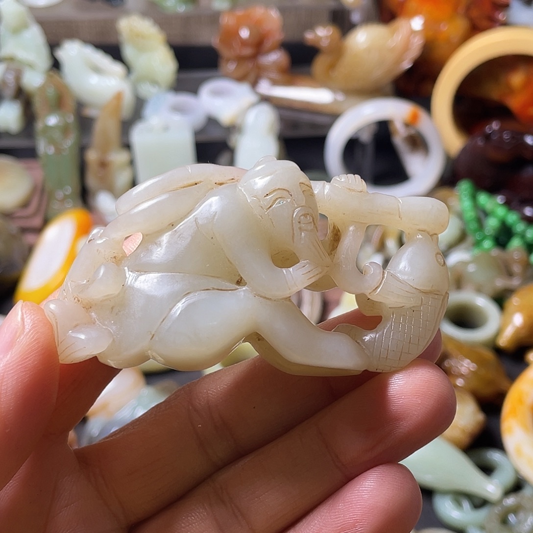 青***花和田玉（糖玉）未镶嵌颈饰