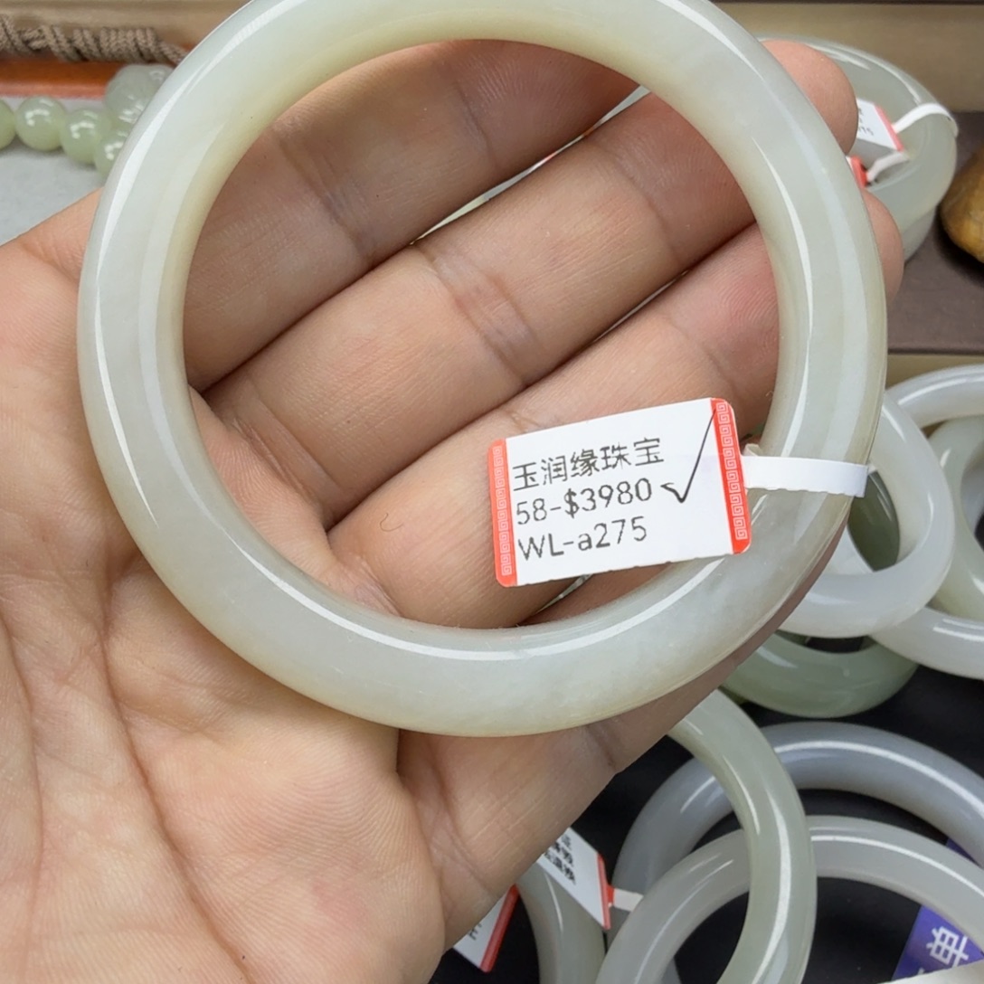 和田玉未镶嵌手镯