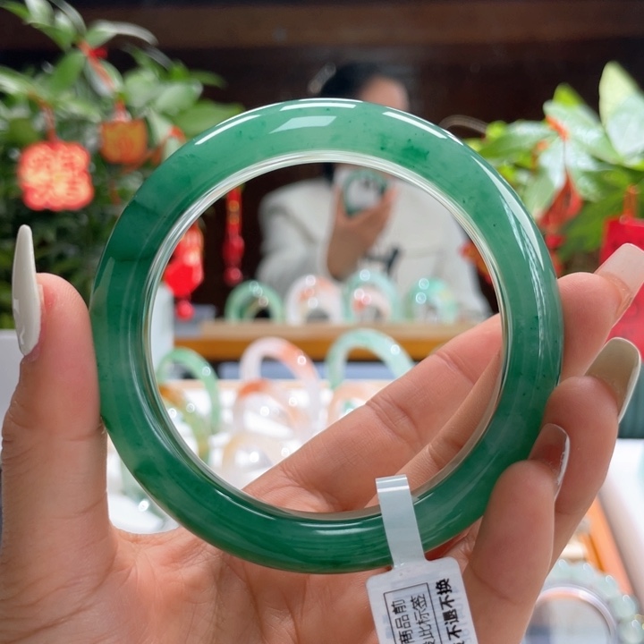 石英质玉手镯未镶嵌