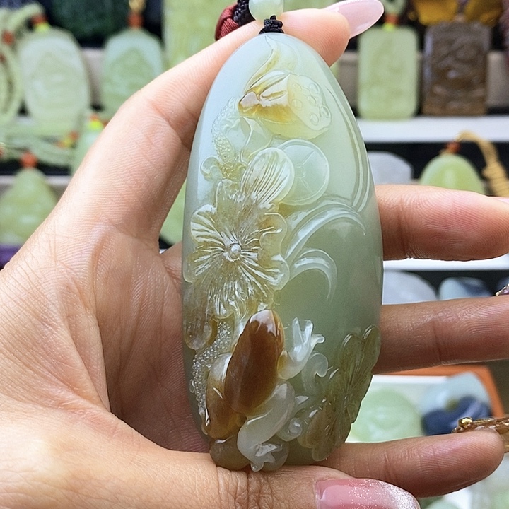 和田玉未镶嵌颈饰