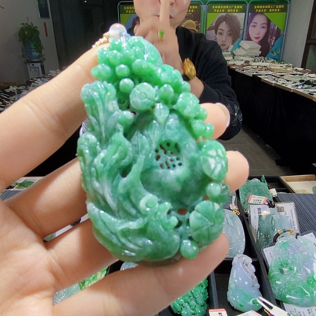 颈饰未镶嵌翡翠翡翠