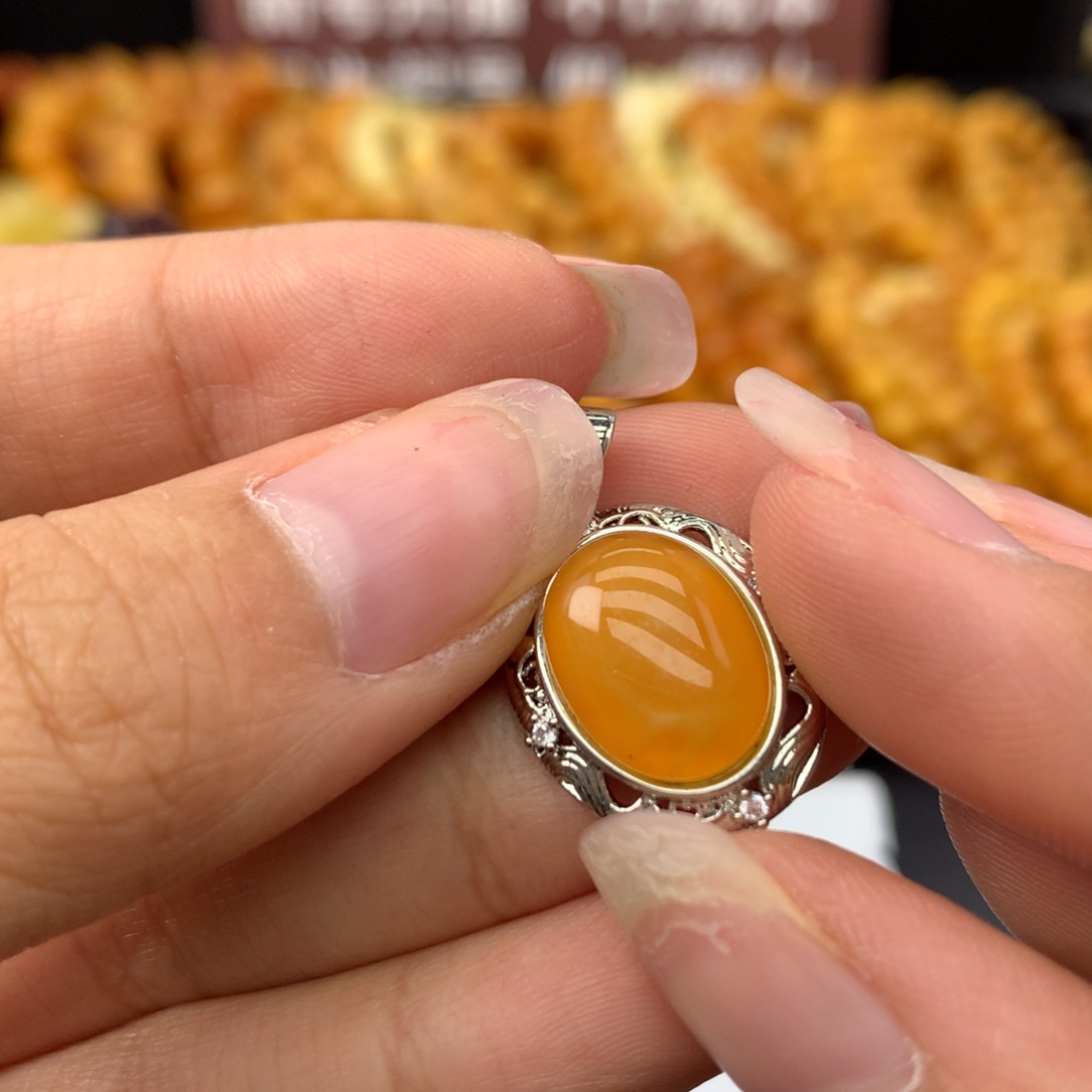 琥珀未镶嵌珠宝奇石