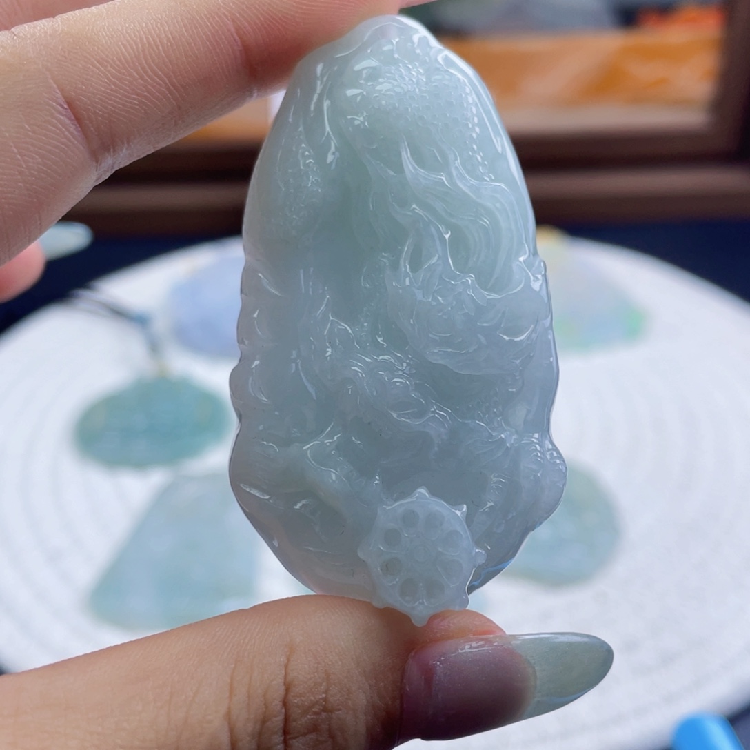 翡翠裸石天然翡翠龙牌