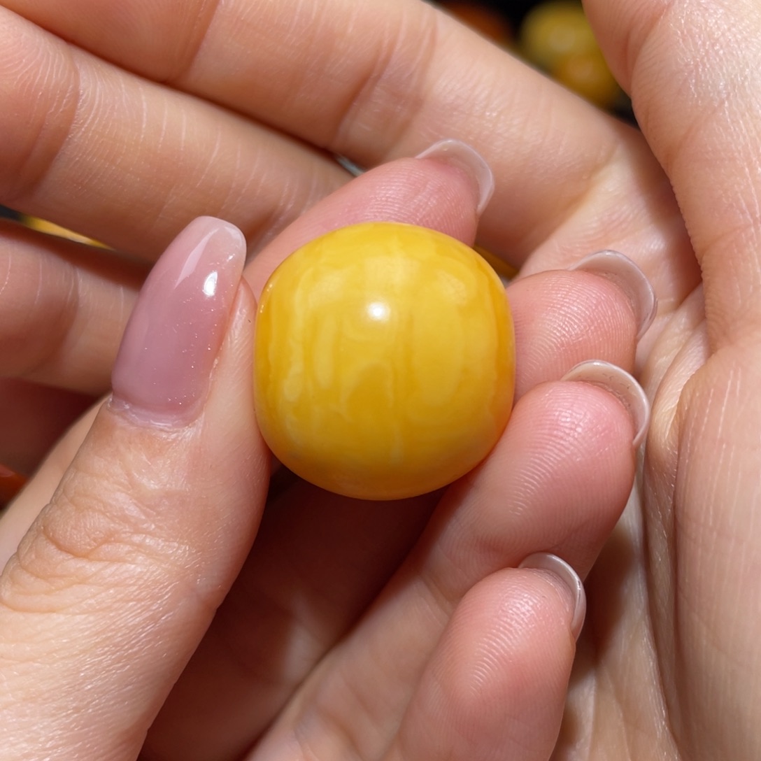 【闪购商品】琥珀裸石未镶嵌经**典珠子