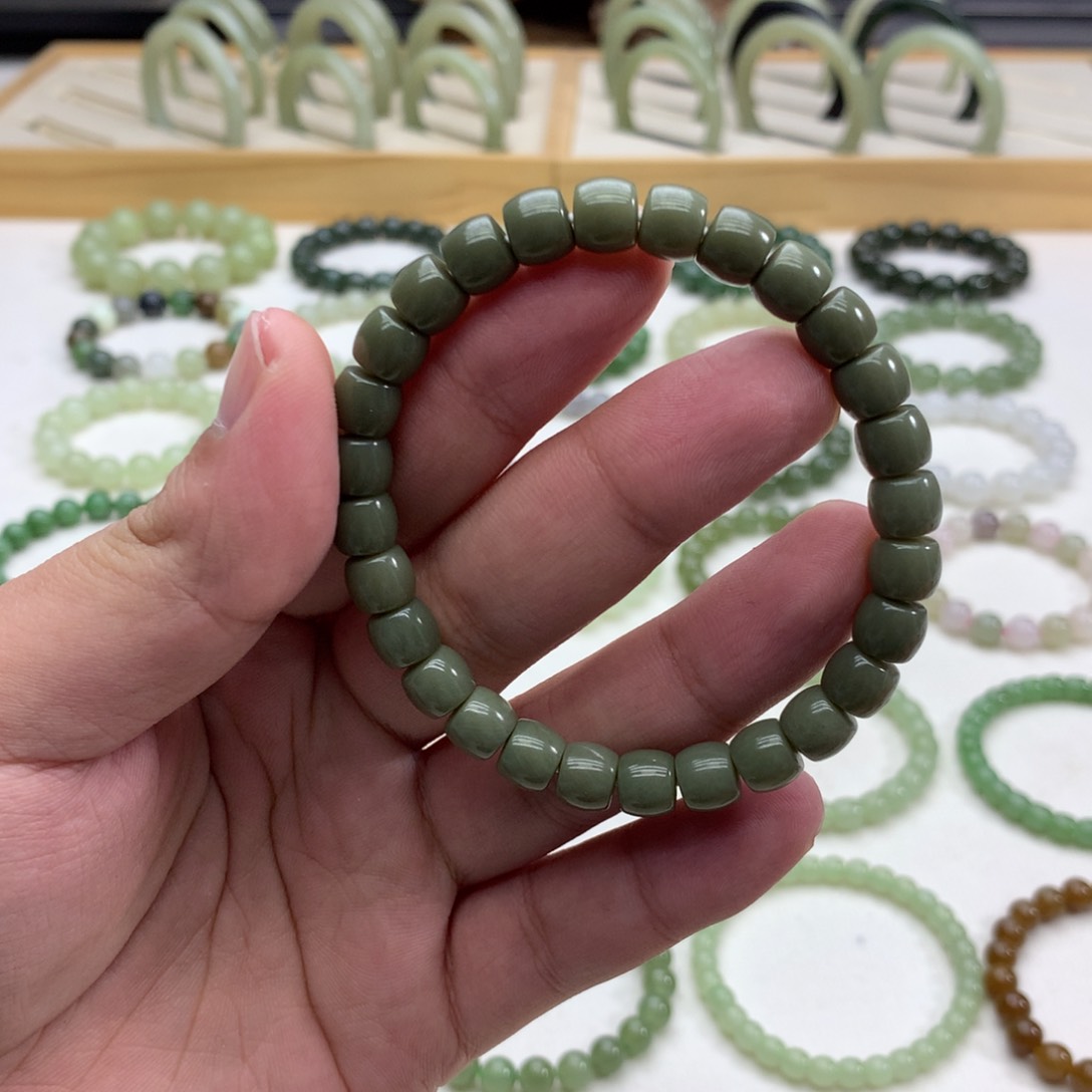和田玉手串（直切沙枣青8）未镶嵌