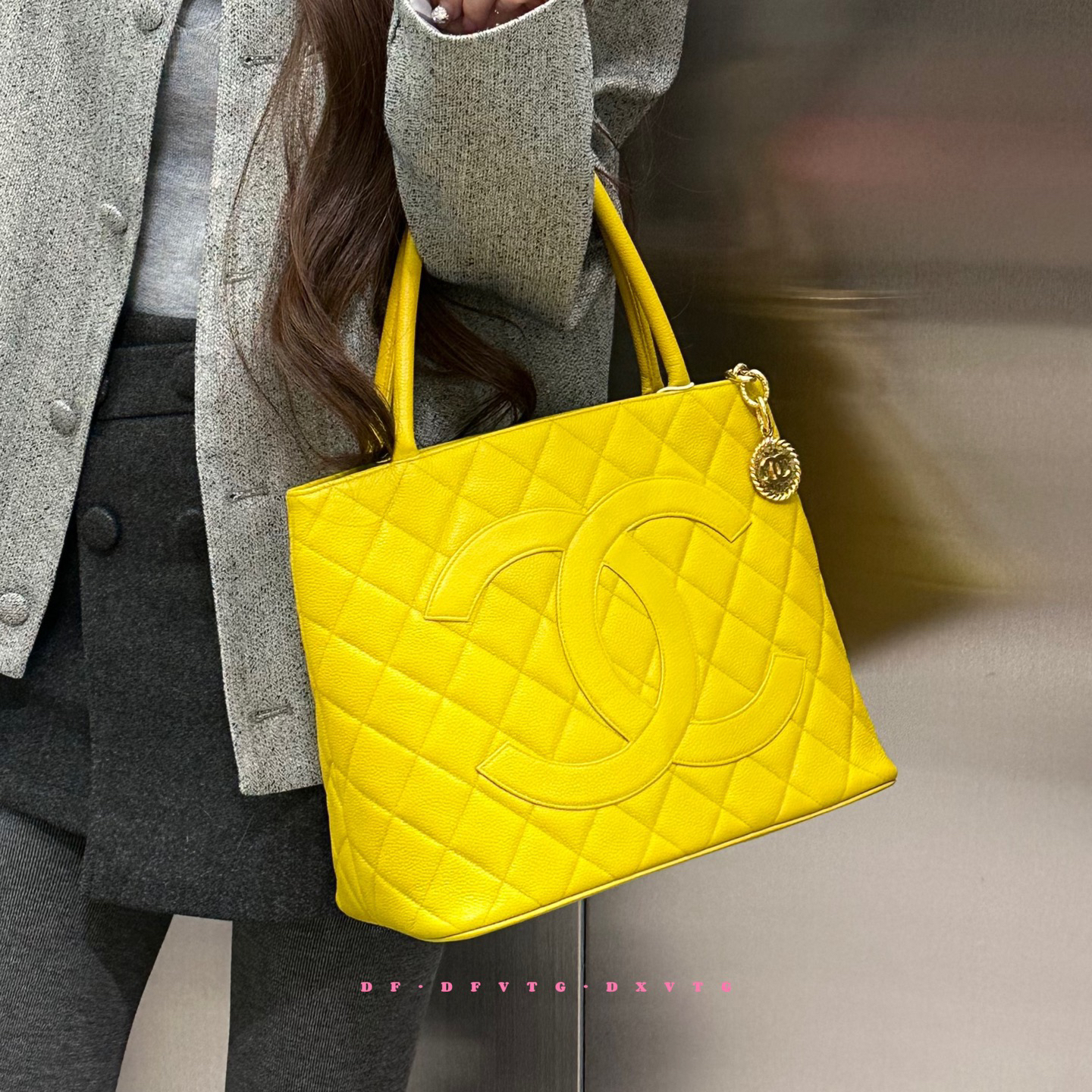 95新 Chanel/香奈儿 chanel 小鸡黄金币希尔顿手提包