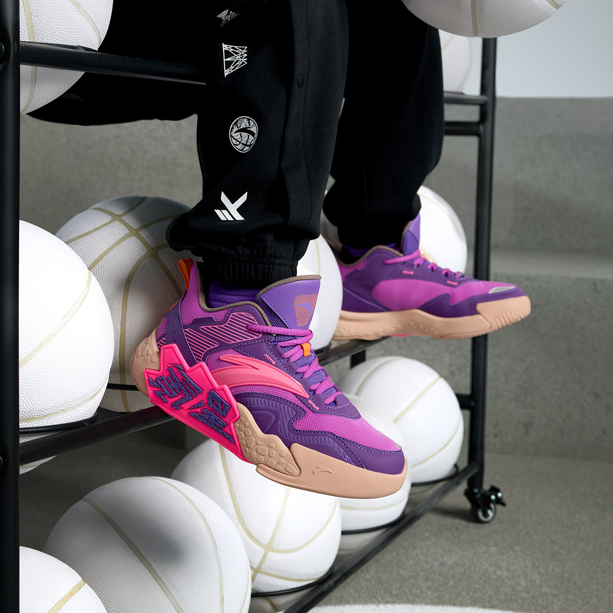 【冬季新品】安踏儿童鸳鸯运动潮酷篮球鞋抓地专业场外球鞋水泥氪星