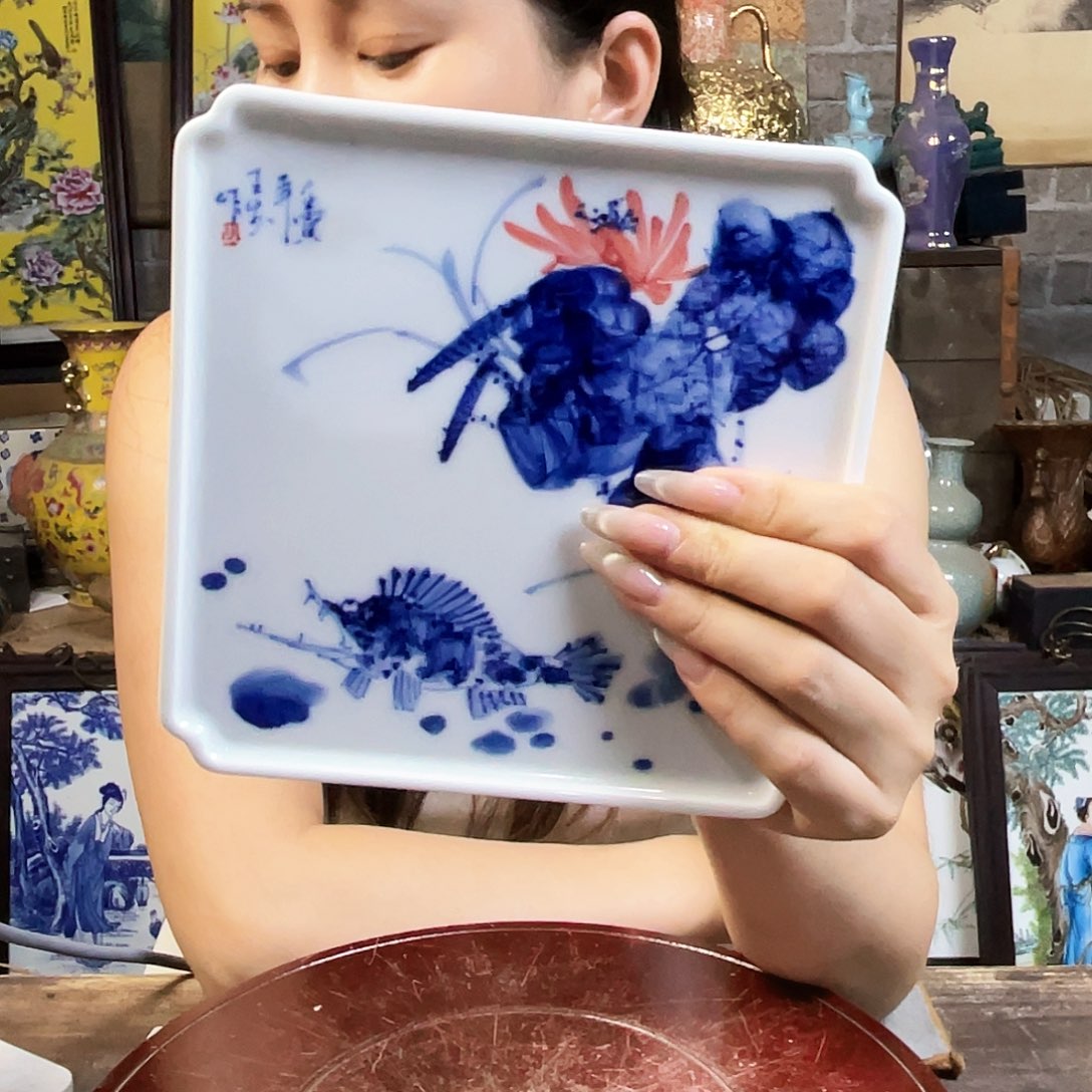摆件景德镇陶瓷。  