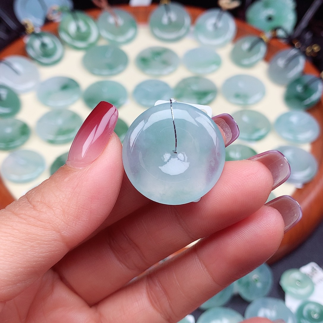 翡翠未镶嵌颈饰吊坠