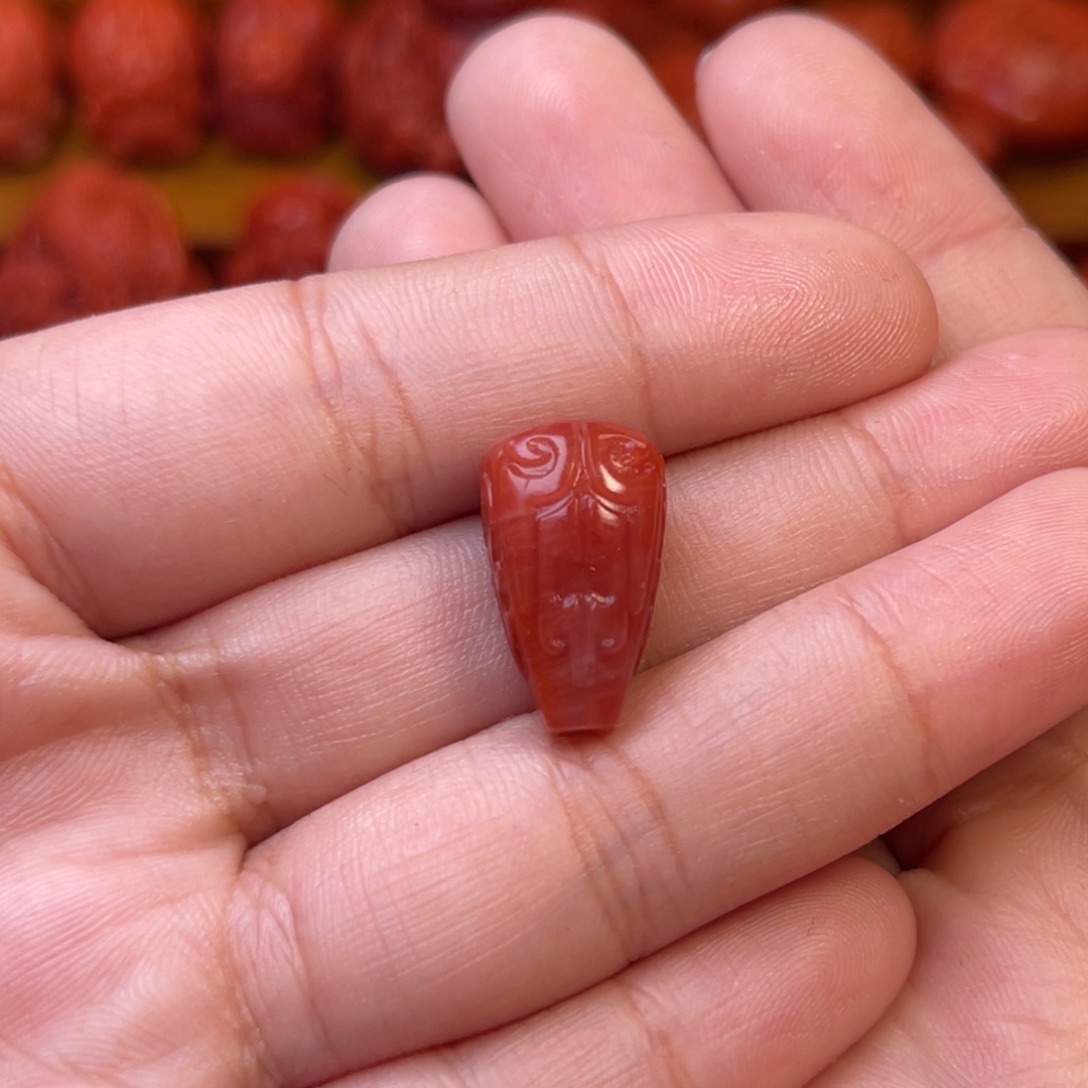 名***志南红玛瑙未镶嵌川料瓦西博古三通