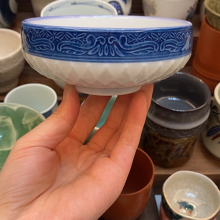    中古物品默认微瑕，谨慎参拍，满18包邮！