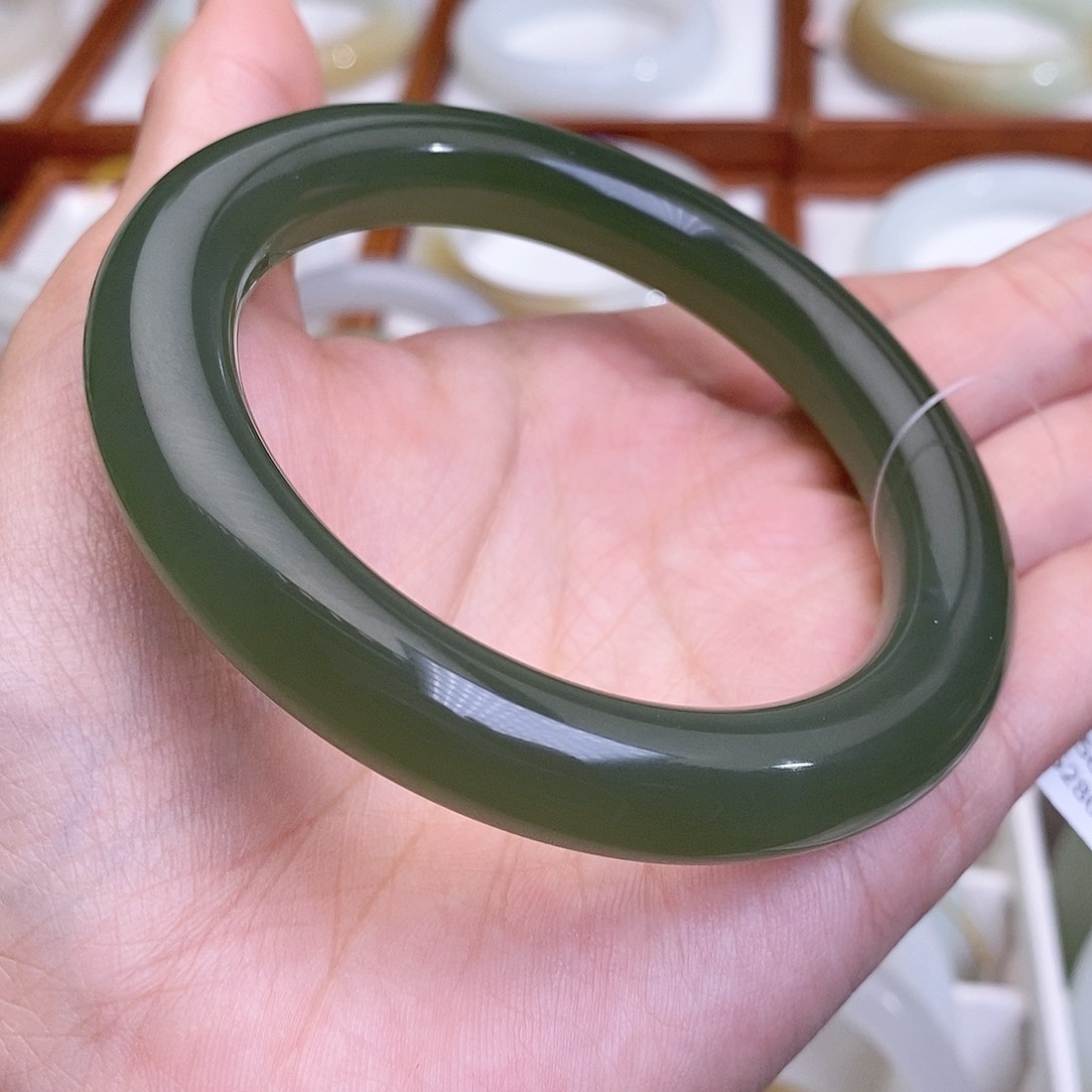 和田玉手镯未镶嵌56.8