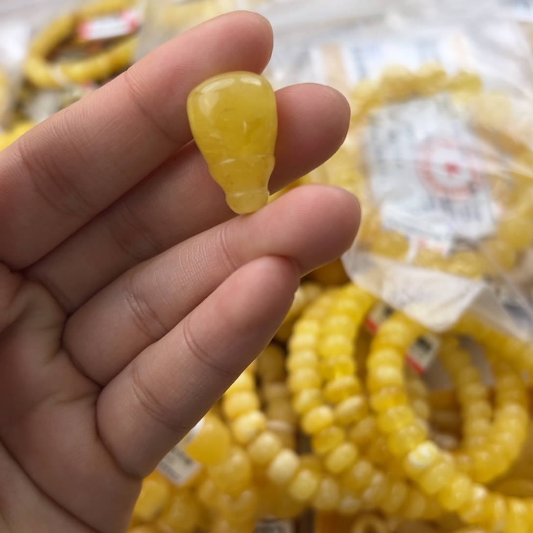 琥珀珠宝奇石未镶嵌