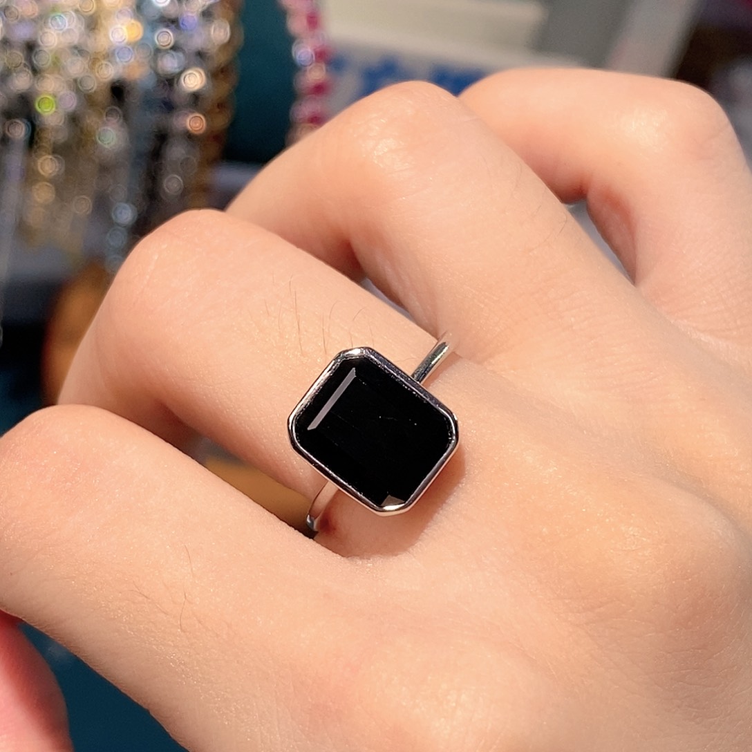 蓝宝石戒指银S925镶嵌天然蓝宝石