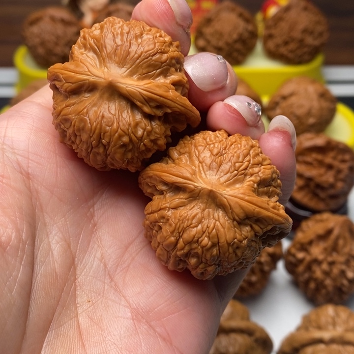 核桃文玩核桃血麒麟38尺