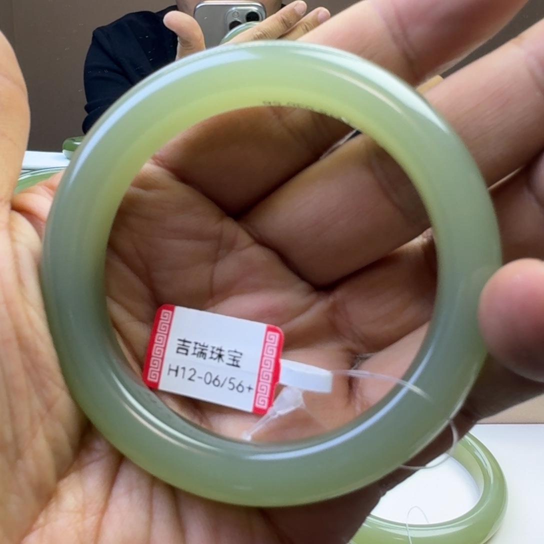 和田玉（糖玉）未镶嵌手镯