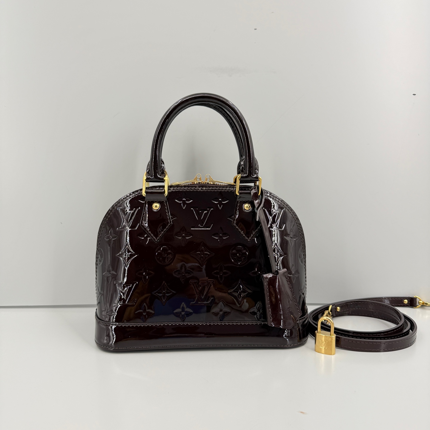 95新 LouisVuitton/路易威登 优选/AlmaBB车厘子漆皮贝壳包/24x17