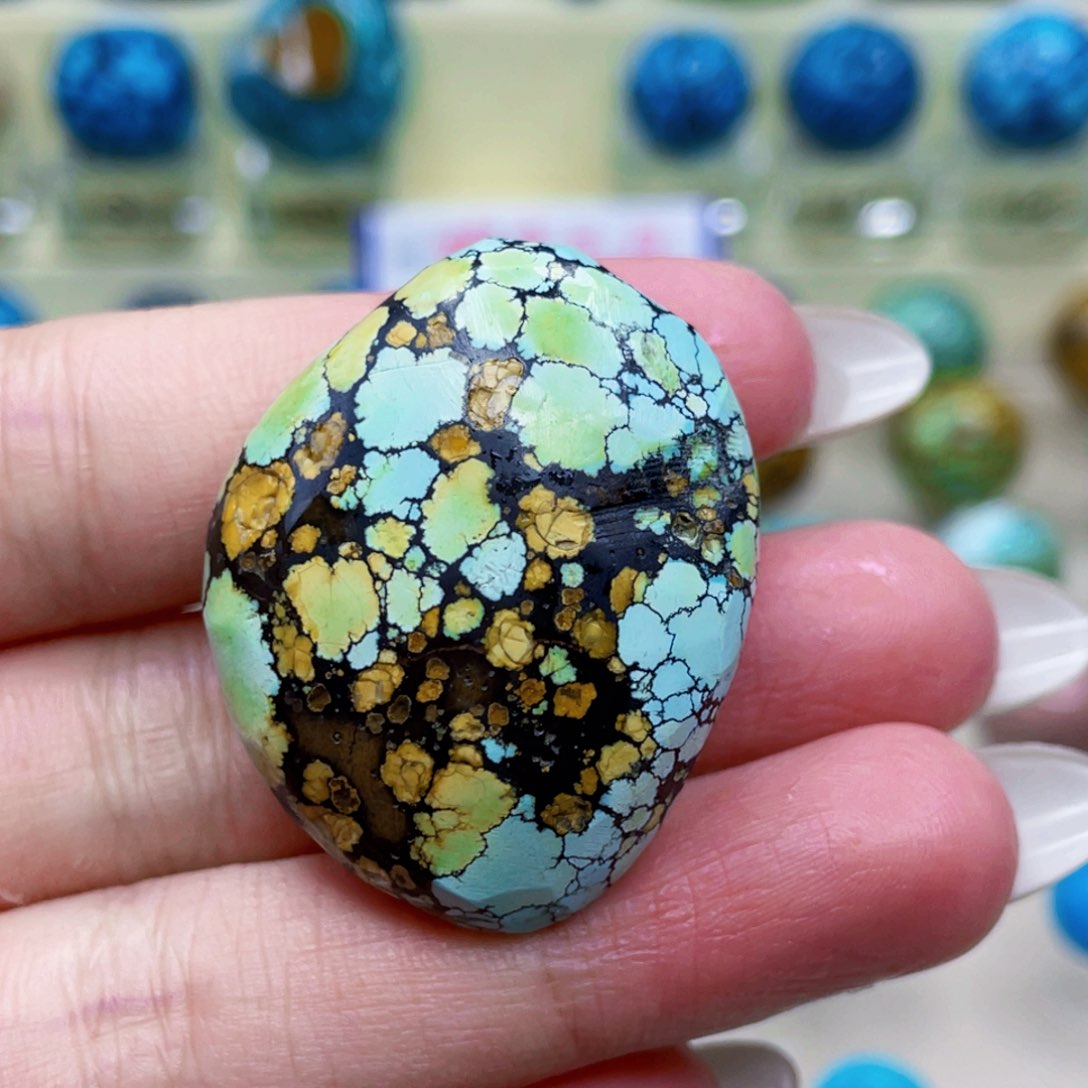 未镶嵌绿松石颈饰