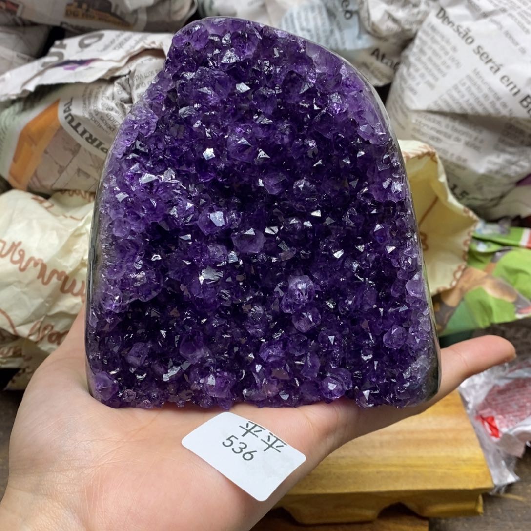 紫晶乌拉圭未镶嵌