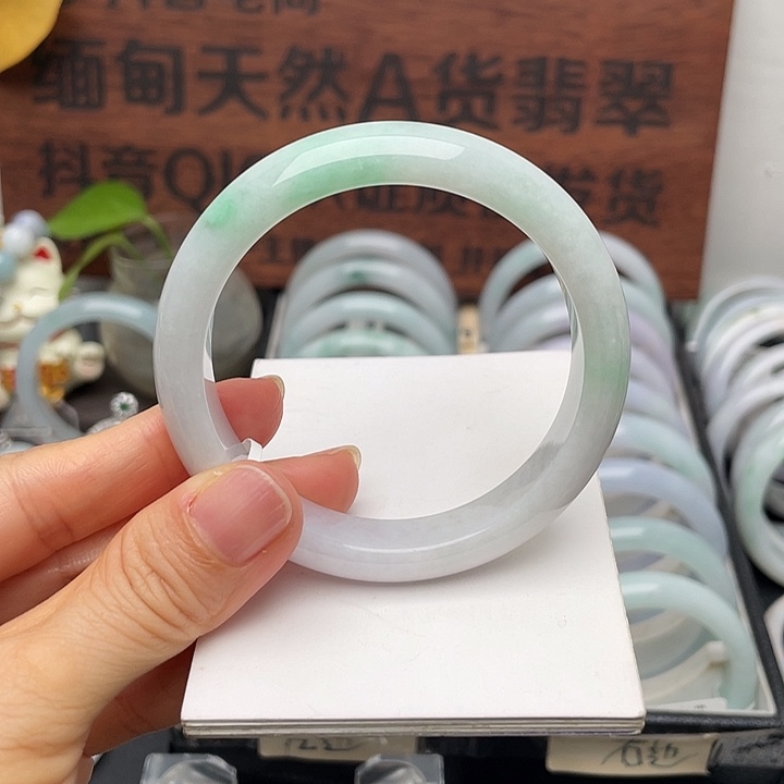 翡翠未镶嵌手镯55.3正圈小纹裂