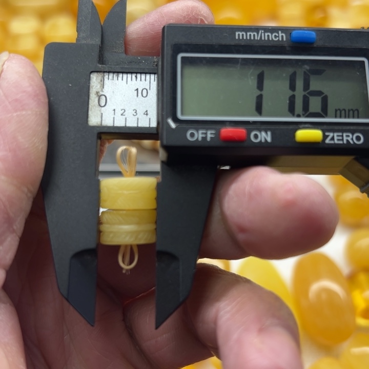 琥珀未镶嵌裸石原矿琥珀蜜蜡