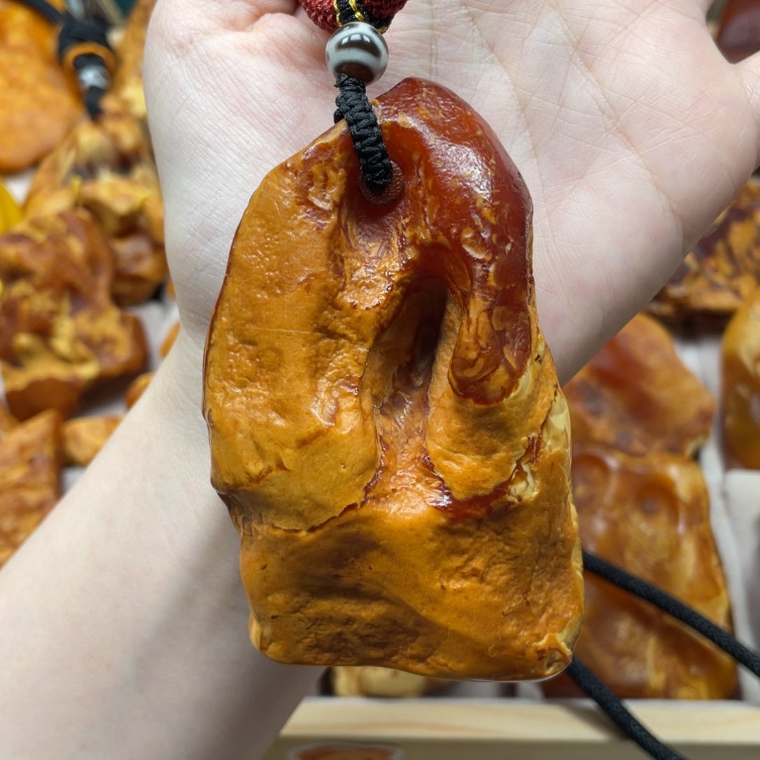 琥珀珠宝奇石未镶嵌