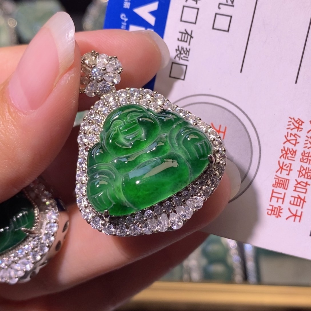 花****翡翠未镶嵌颈饰天然