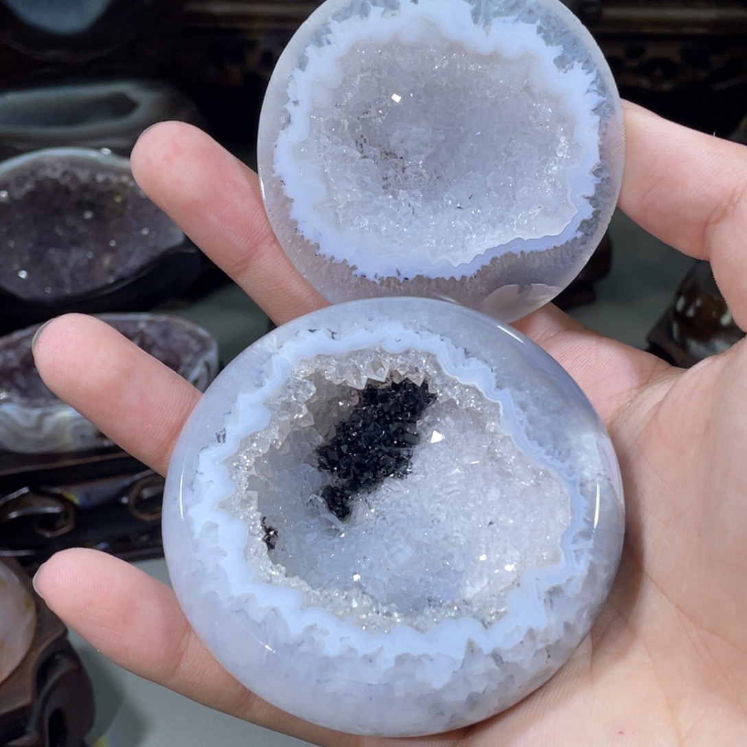 大型摆件（非配饰）未镶嵌水晶聚宝盆