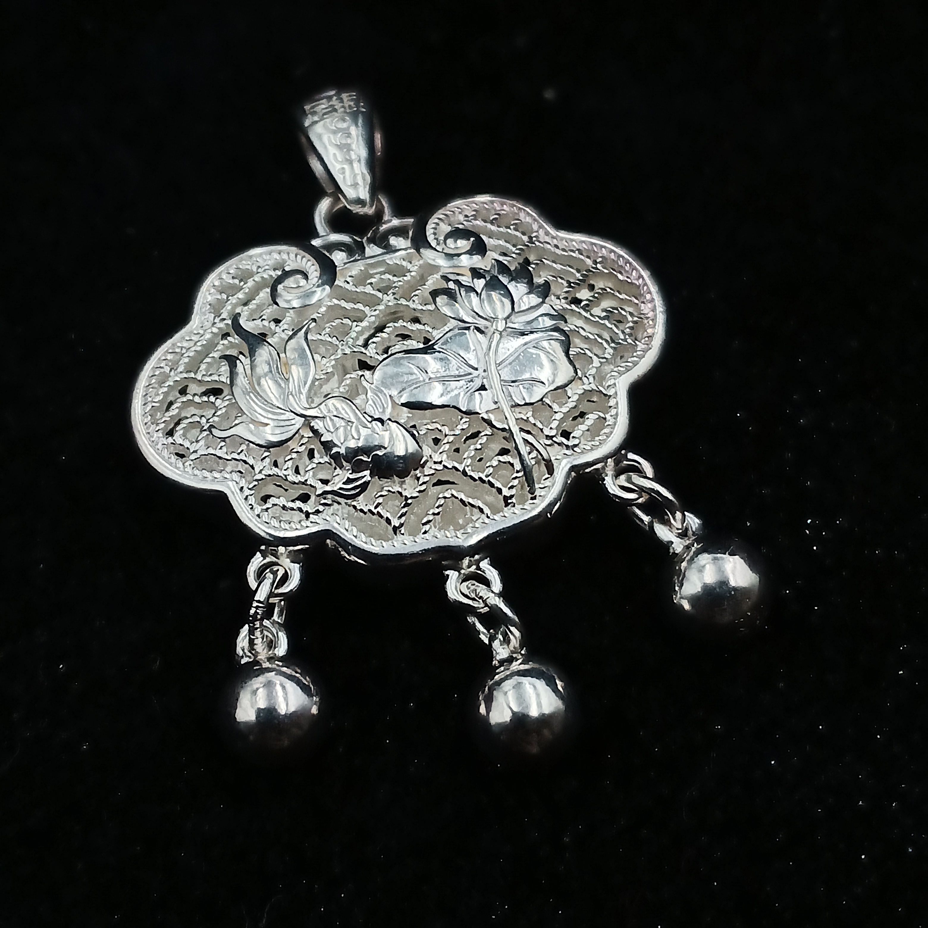 吊坠足银 【夏颜楠萃】足银999.9 素色鱼戏莲花吊坠 