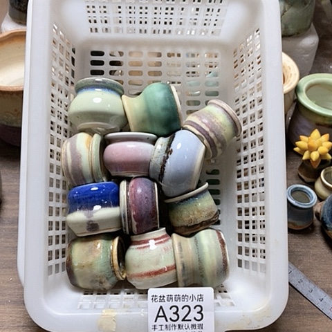 紫砂花盆323微瑕品口径2到3左右