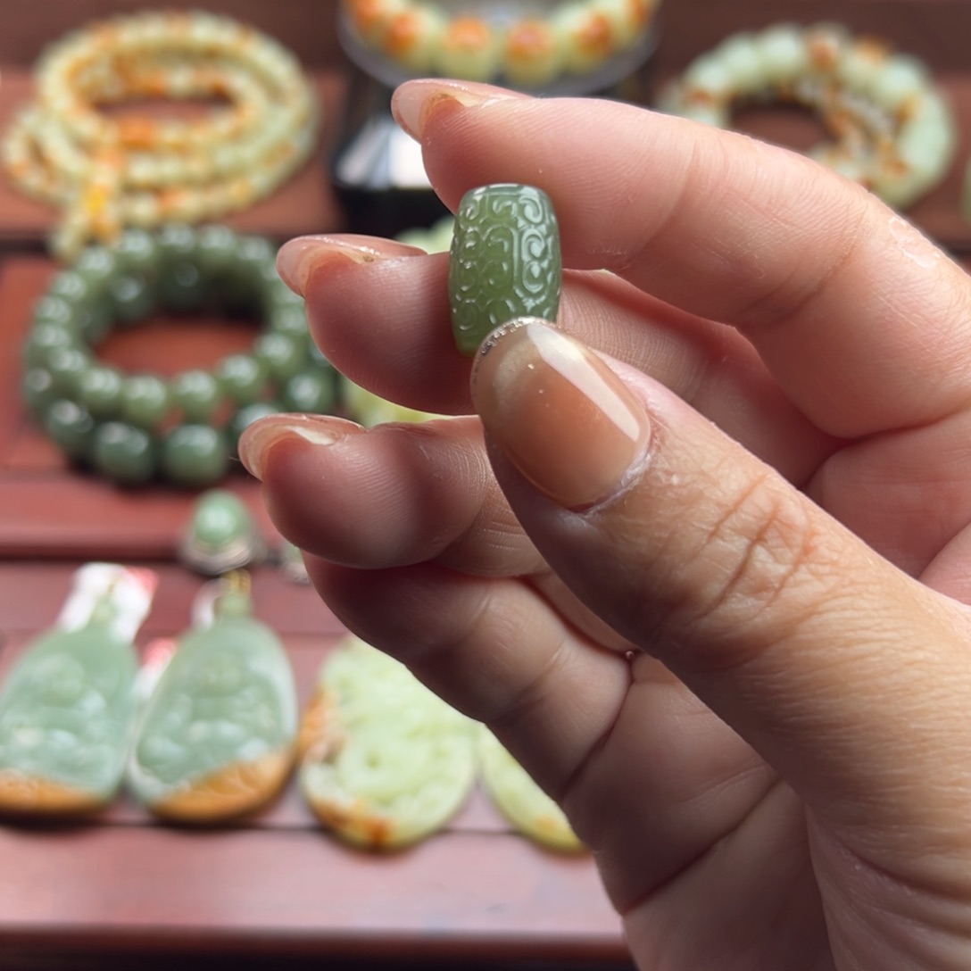 岫岩老玉（透闪石质玉）配饰未镶嵌